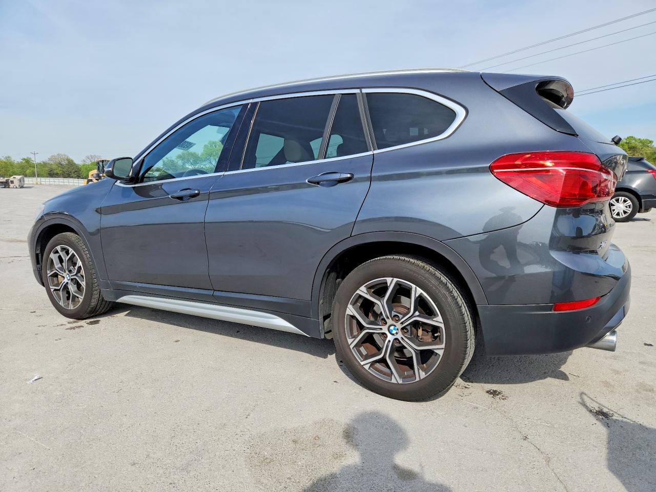 2021 BMW X1 xDrive28I - zdjęcie 2