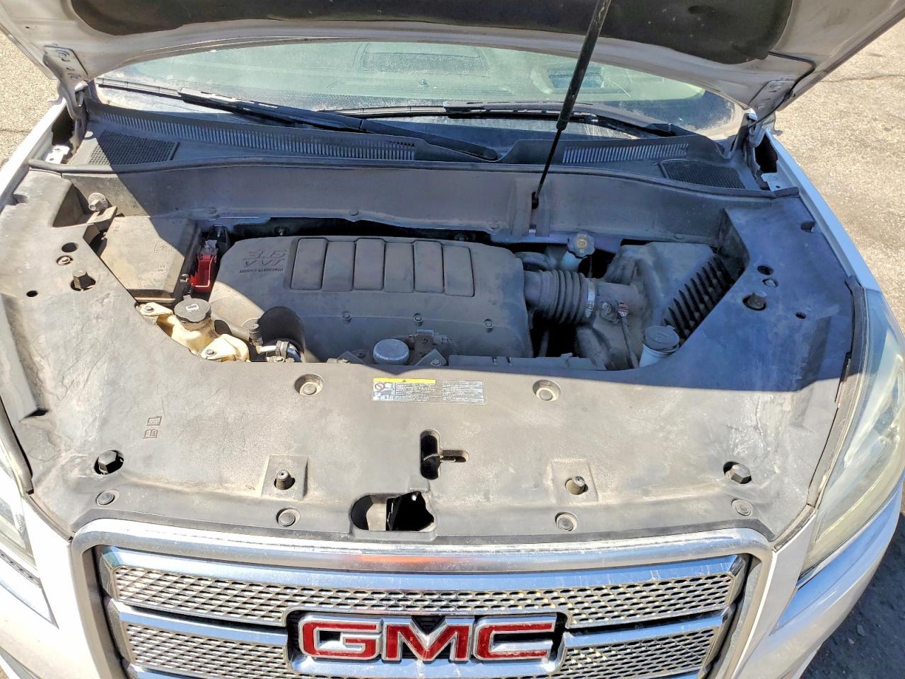 2016 GMC Acadia Denali - zdjęcie 11