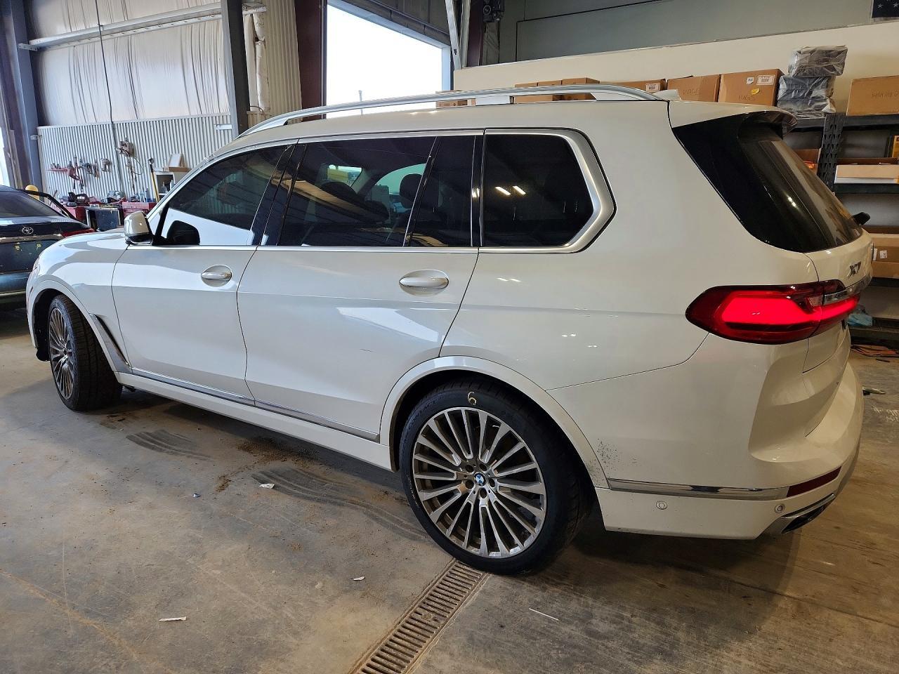 2020 BMW X7 xDrive40I - zdjęcie 2