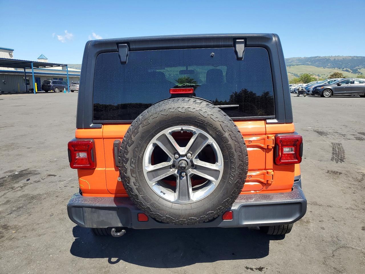 2019 Jeep Wrangler Unlimited Sahara - zdjęcie 6