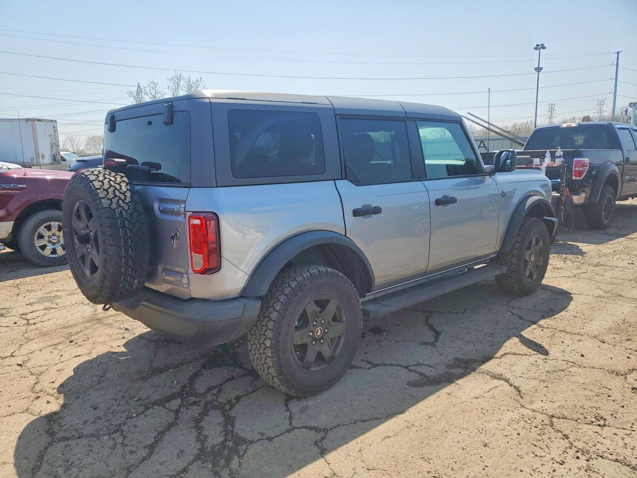 2024 Ford Bronco Black Diamond - zdjęcie 3