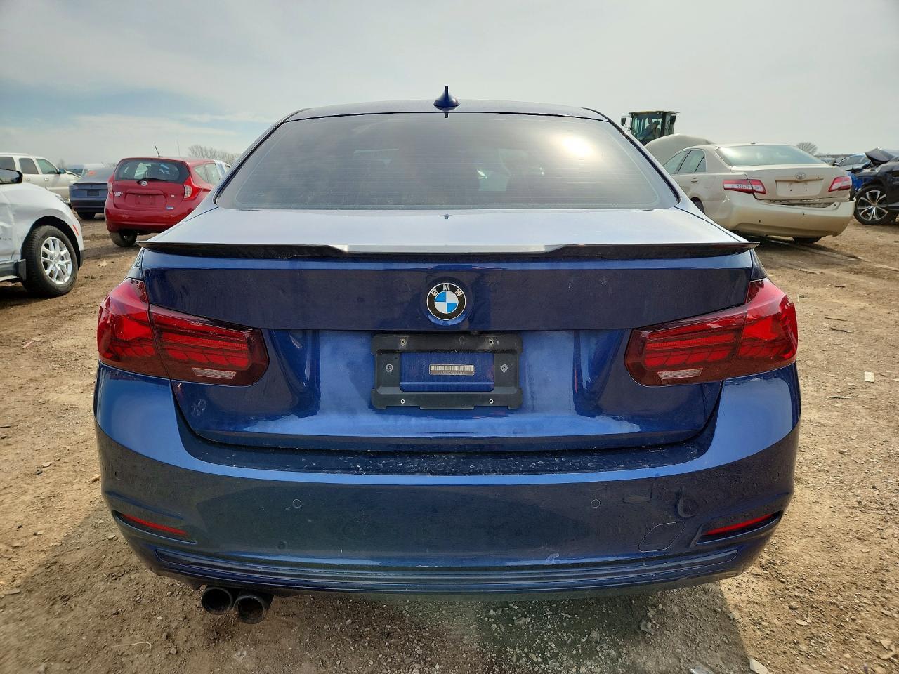 2017 BMW 330 Xi - zdjęcie 6