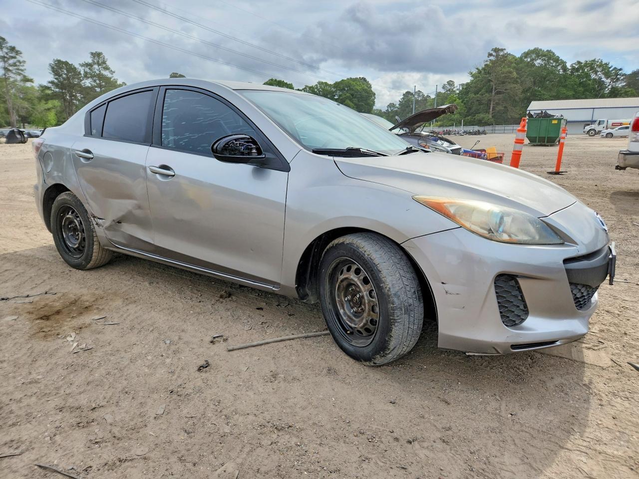 2013 Mazda 3 I - zdjęcie 4