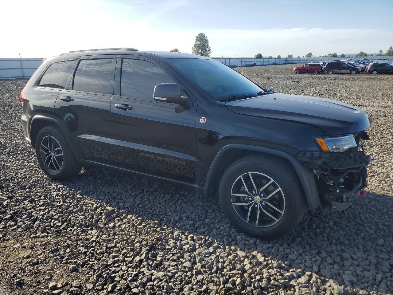 2018 Jeep Grand Cherokee Trailhawk - zdjęcie 4
