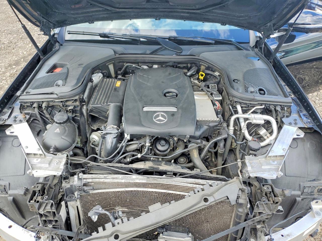 2017 Mercedes-Benz E 300 4Matic - zdjęcie 11