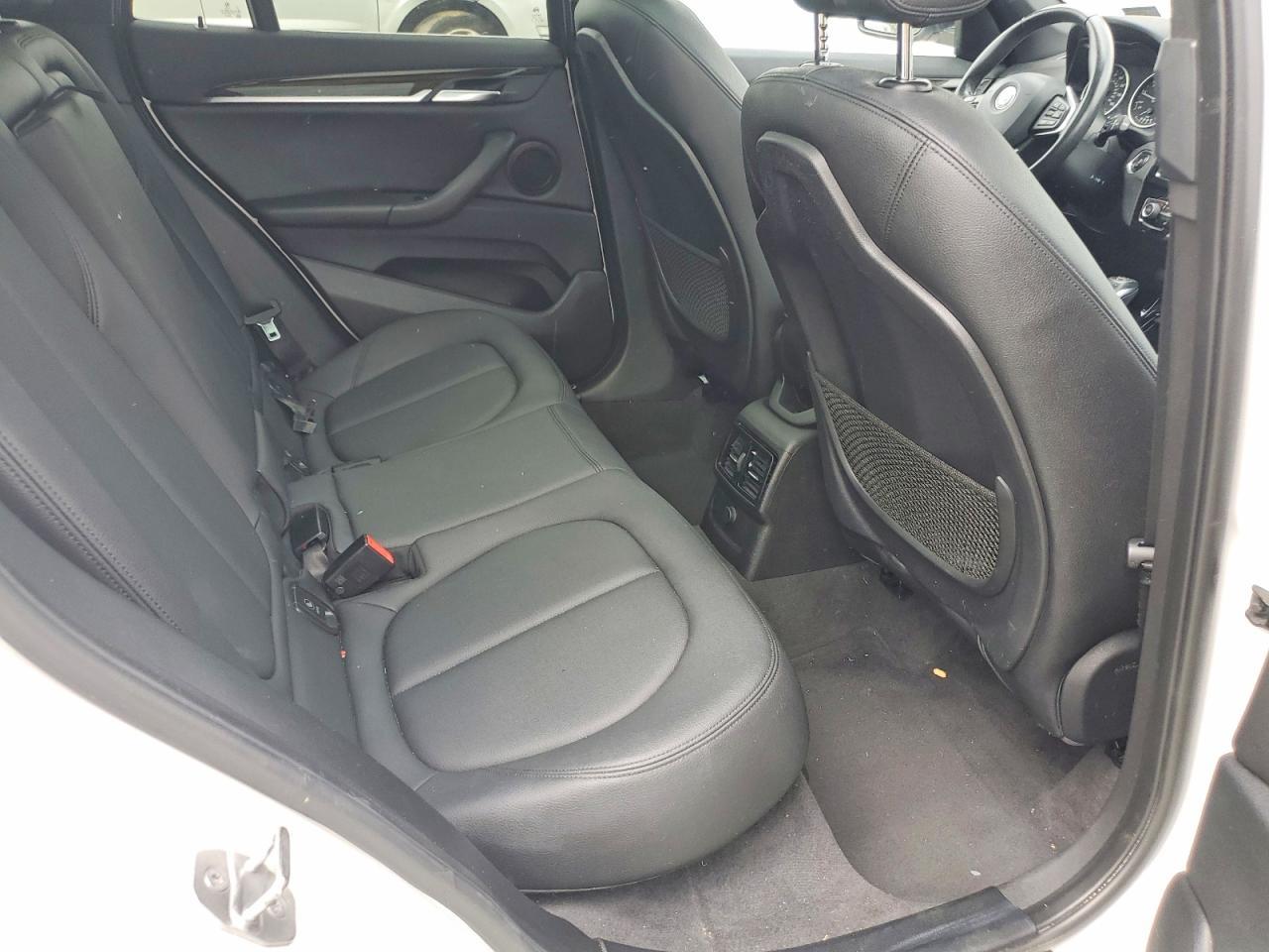2016 BMW X1 xDrive28I - zdjęcie 10