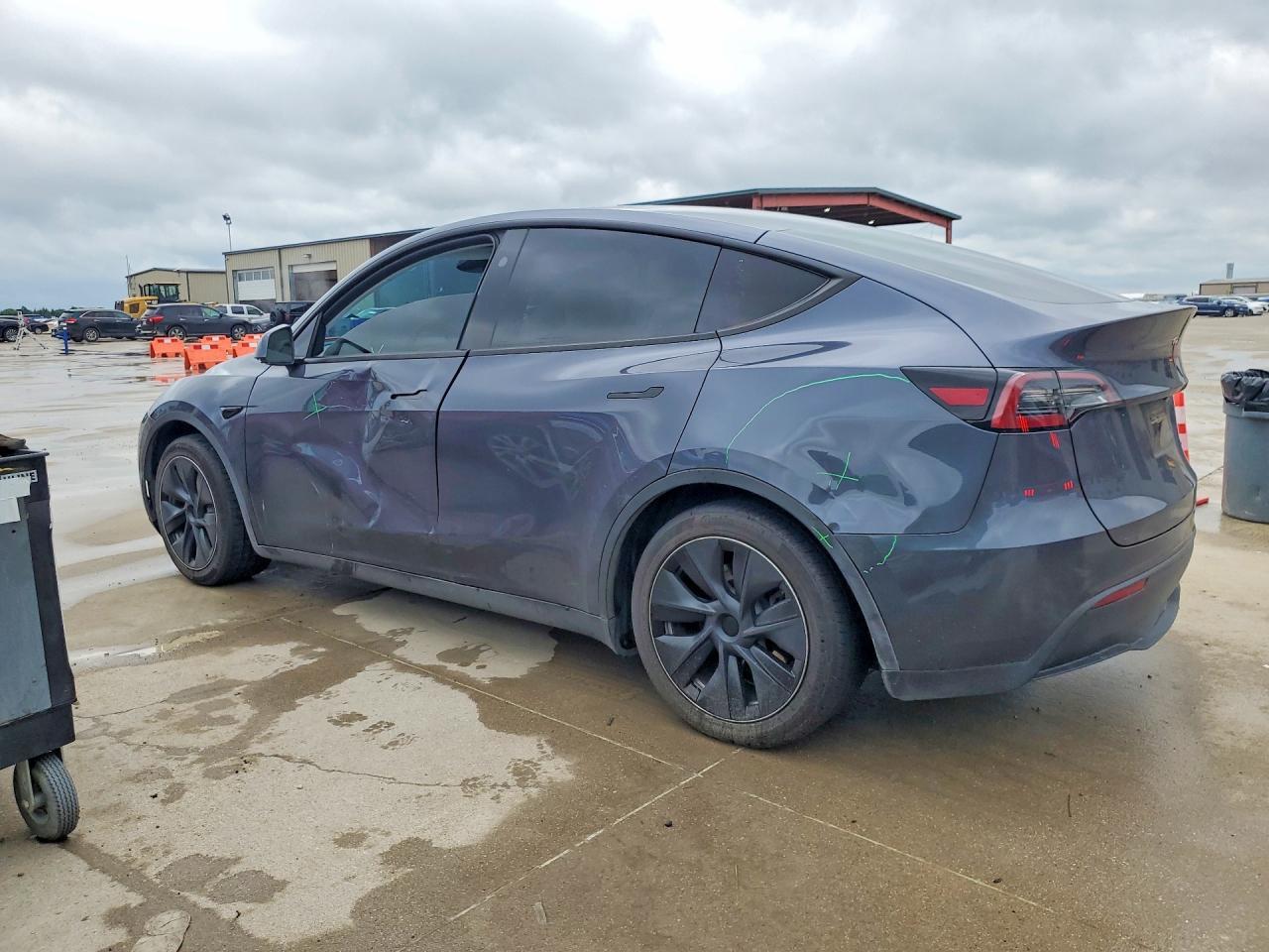 2023 Tesla Model Y - zdjęcie 2