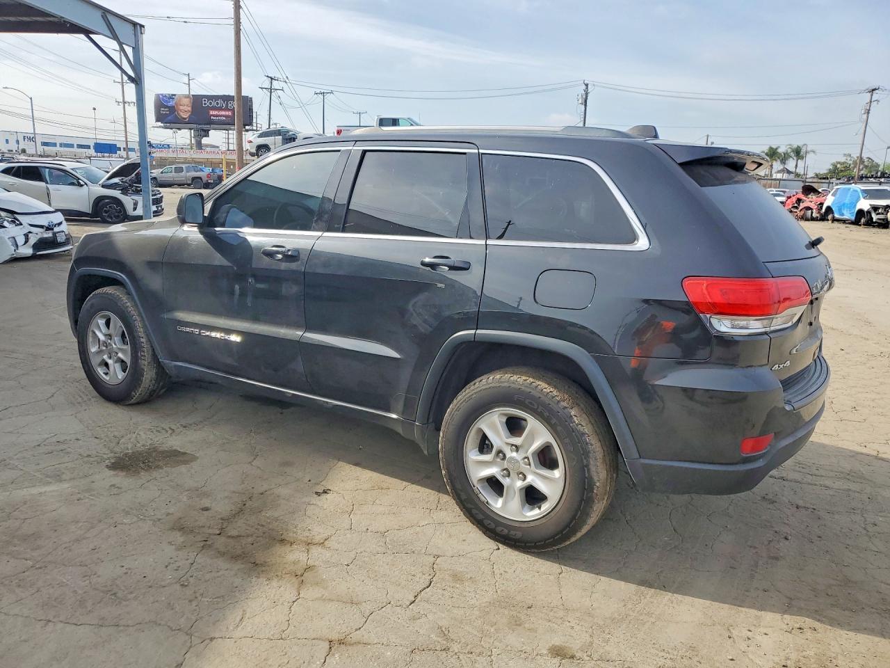 2015 Jeep Grand Cherokee Laredo - zdjęcie 2