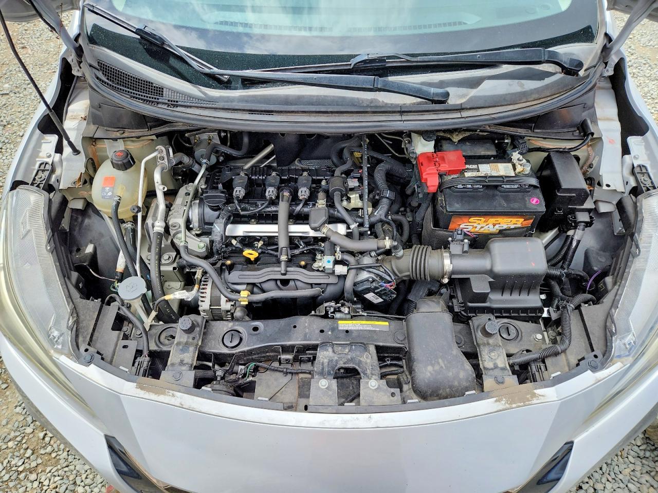2020 Nissan Versa Sr - zdjęcie 11