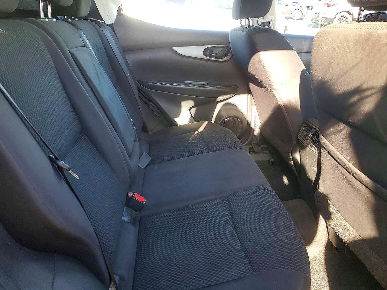 2017 Nissan Rogue Sport S - zdjęcie 11