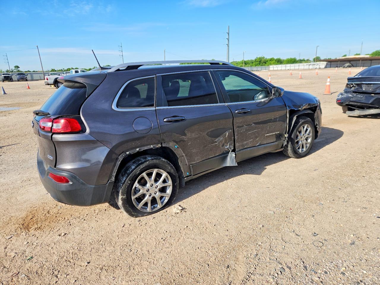 2017 Jeep Cherokee Latitude - zdjęcie 3