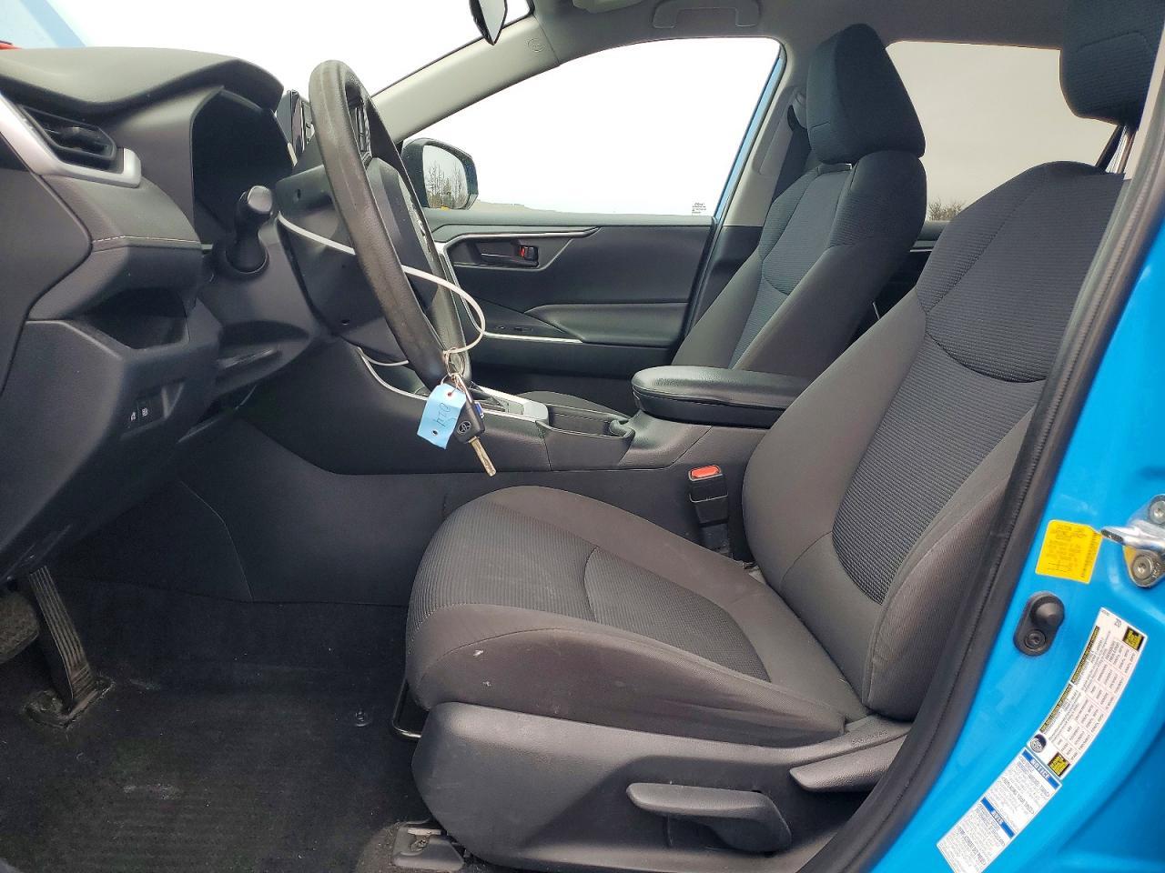 2020 Toyota Rav4 Le - zdjęcie 7