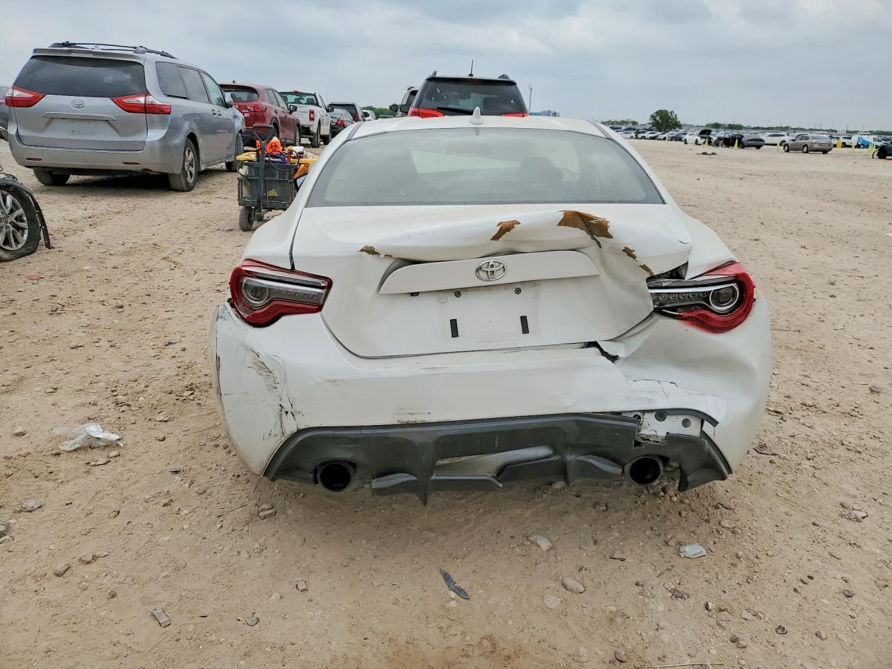 2019 Toyota 86 Base - zdjęcie 6