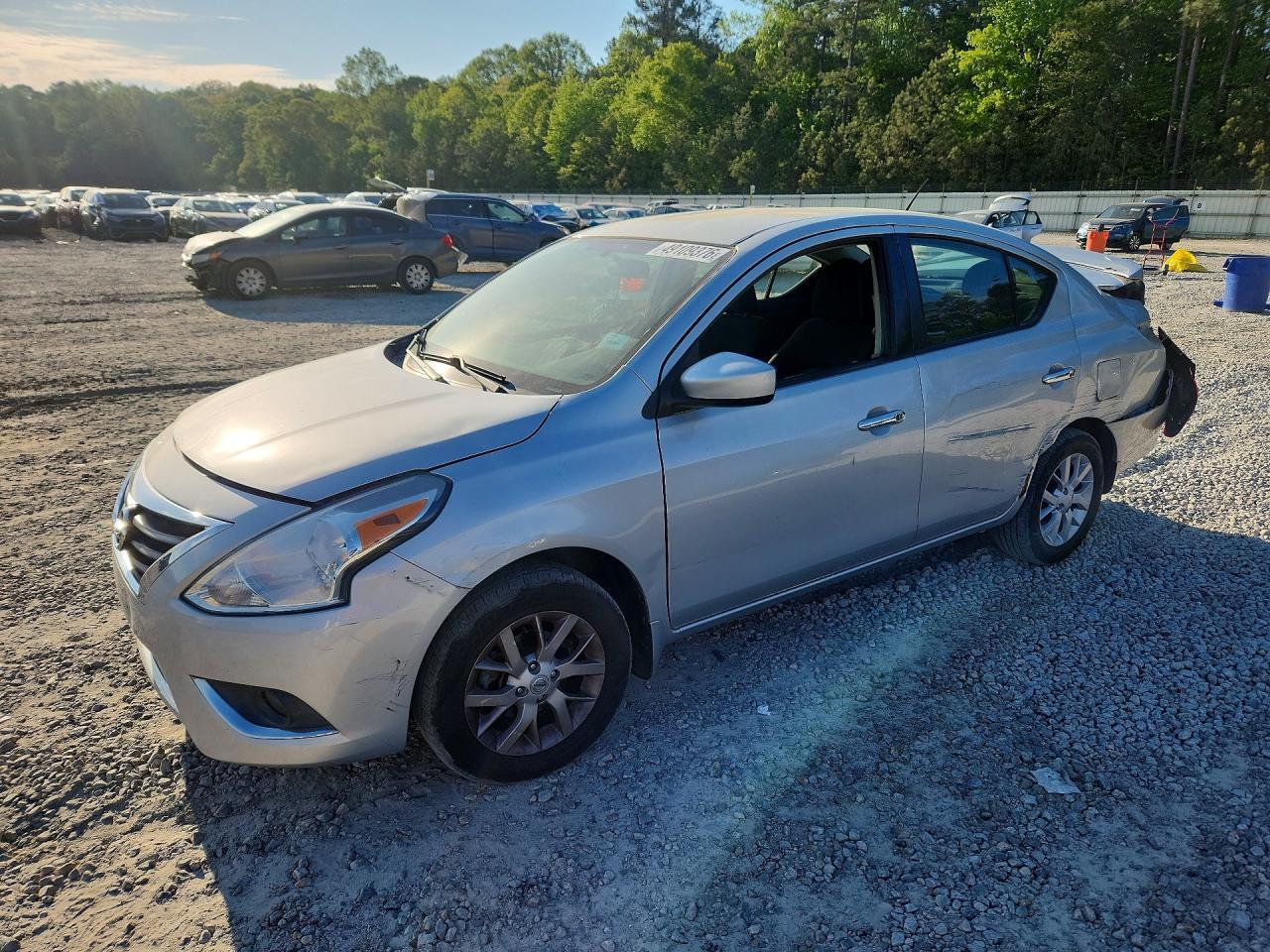2017 Nissan Versa 1.6 S - zdjęcie główne