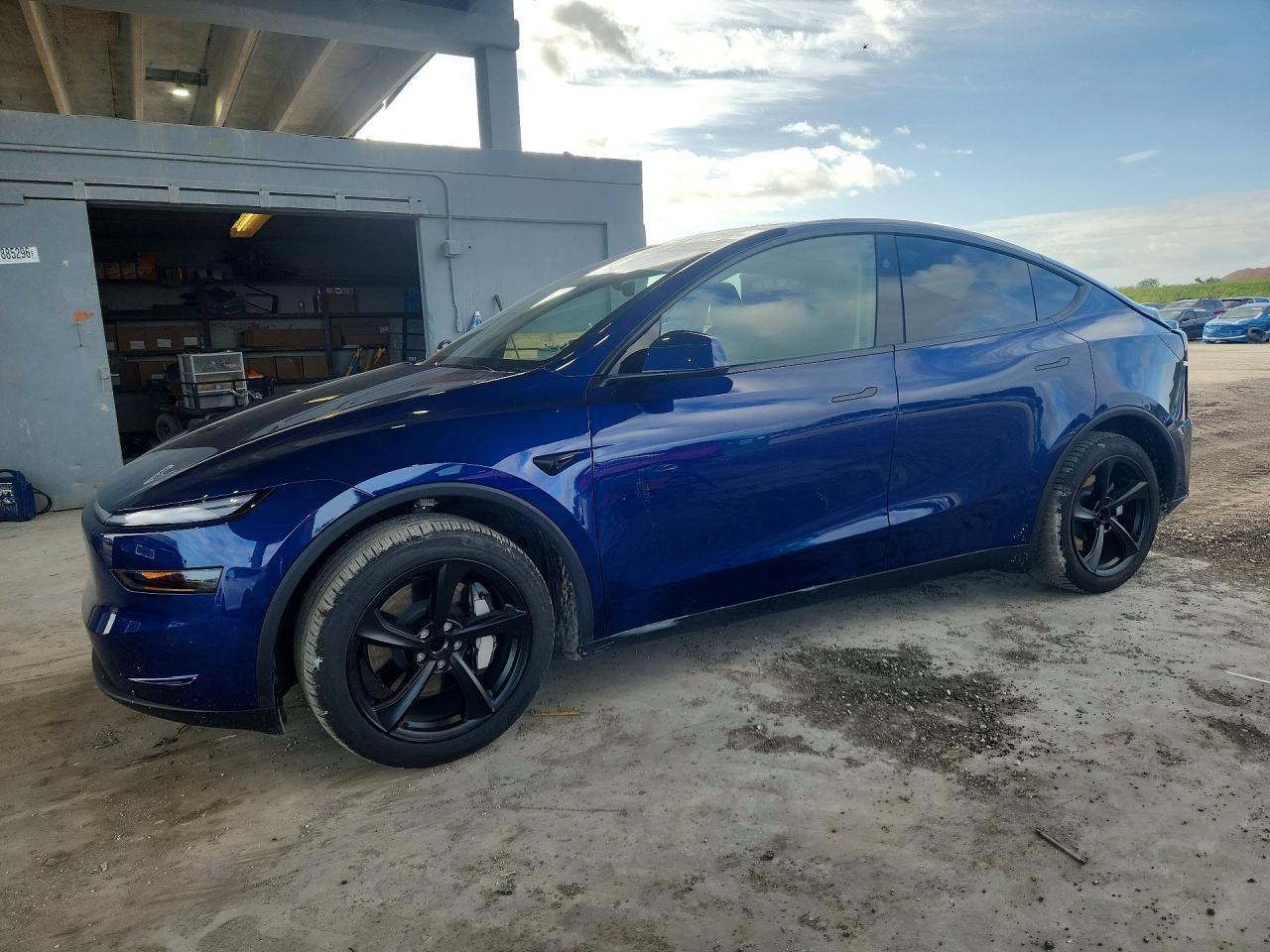 2026 Tesla Model Y - zdjęcie główne