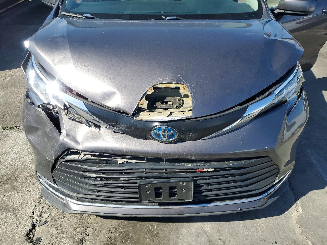 2021 Toyota Sienna Xle 7-Passenger - zdjęcie 13