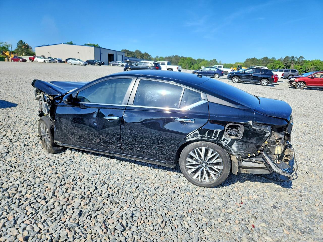 2024 Nissan Altima Sv - zdjęcie 2