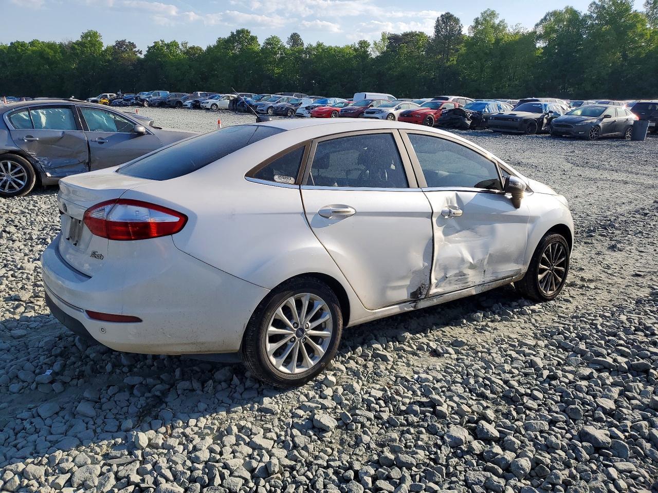 2017 Ford Fiesta Titanium - zdjęcie 3