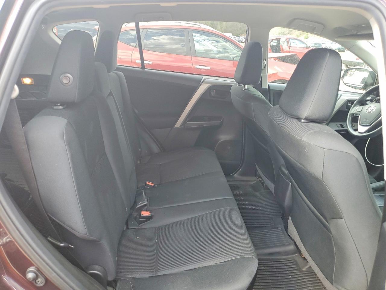 2018 Toyota Rav4 Le - zdjęcie 11