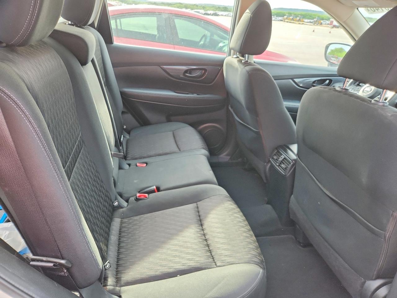2019 Nissan Rogue S - zdjęcie 10
