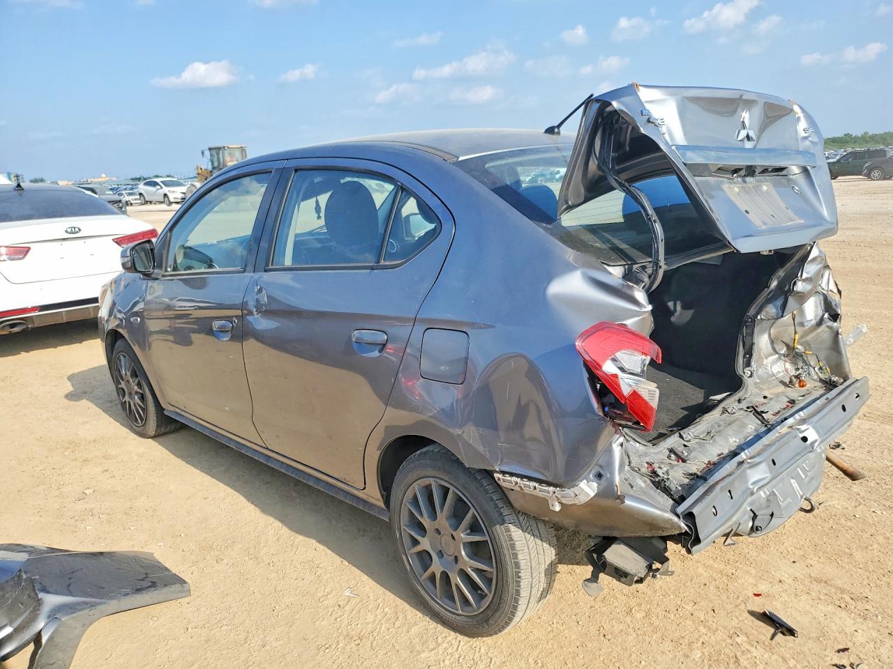 2020 Mitsubishi Mirage G4 Se - zdjęcie 2