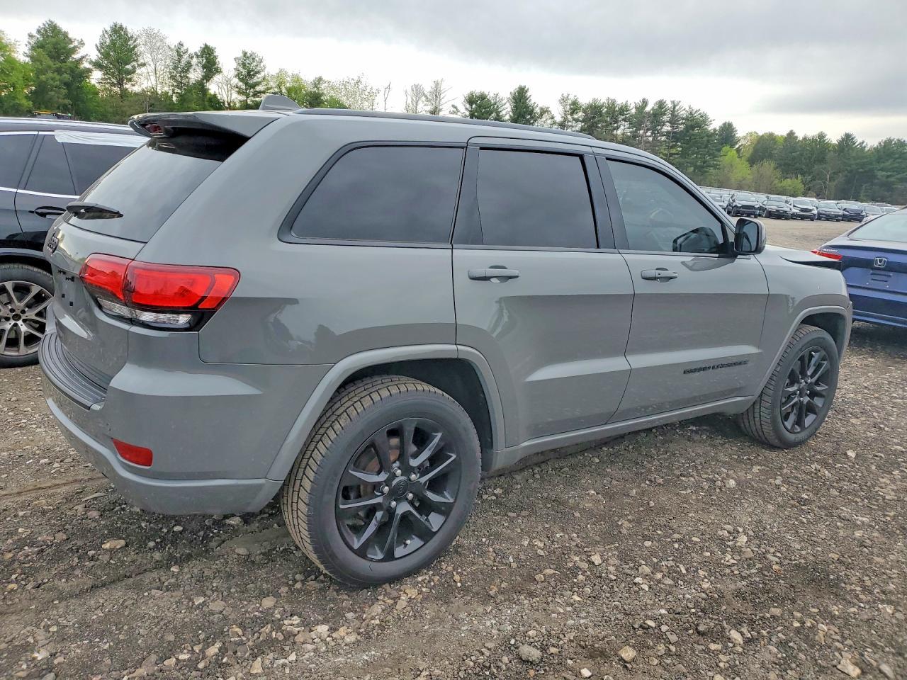 2019 Jeep Grand Cherokee Laredo - zdjęcie 3