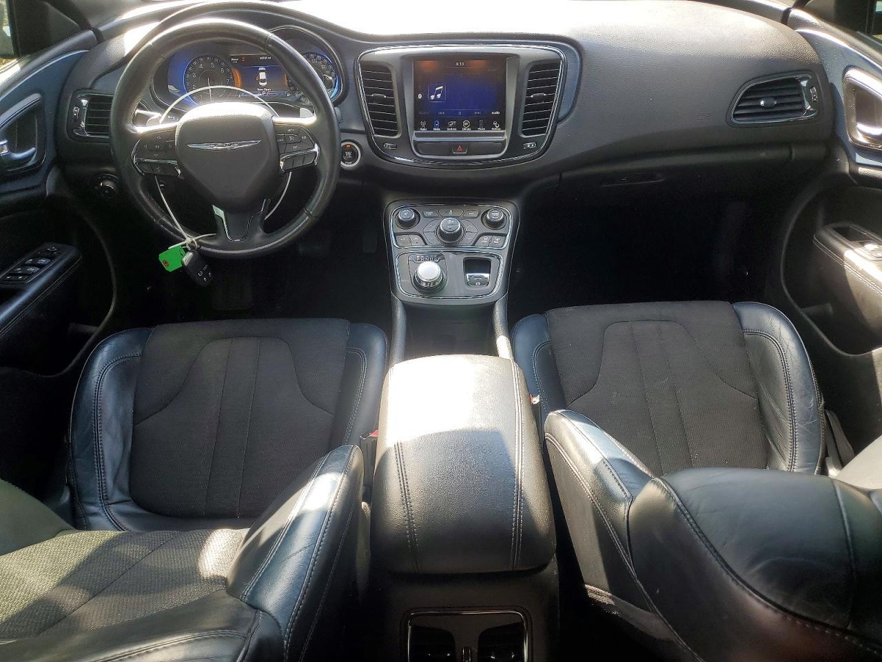 2015 Chrysler 200 S - zdjęcie 8