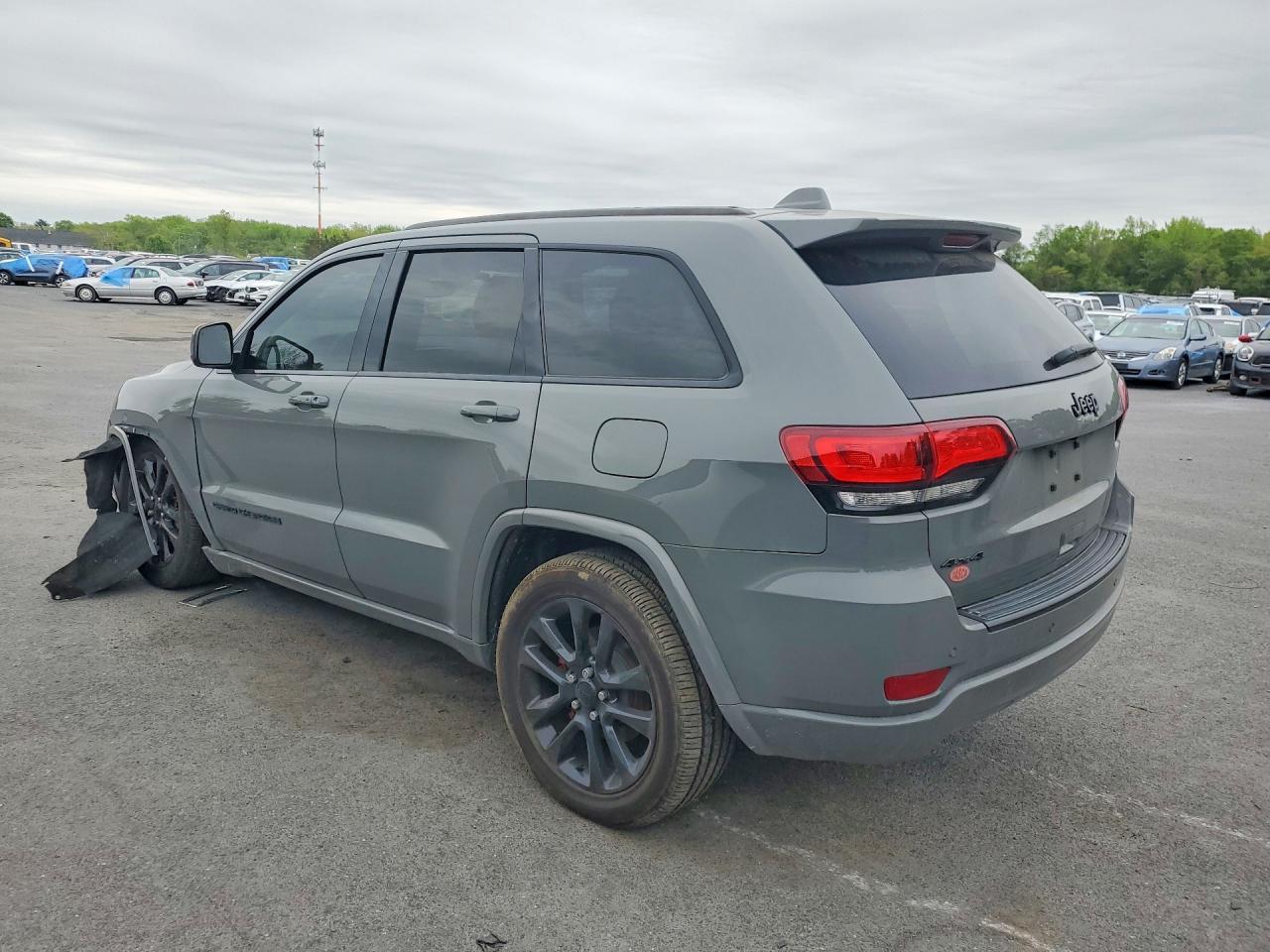 2020 Jeep Grand Cherokee Laredo - zdjęcie 2