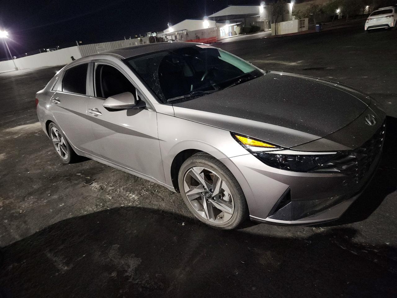 2023 Hyundai Elantra Limited - zdjęcie 4