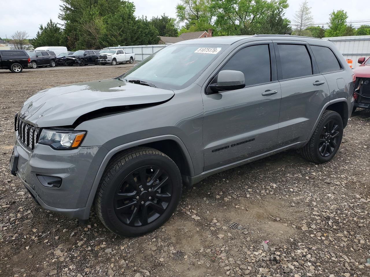 2019 Jeep Grand Cherokee Laredo - zdjęcie główne