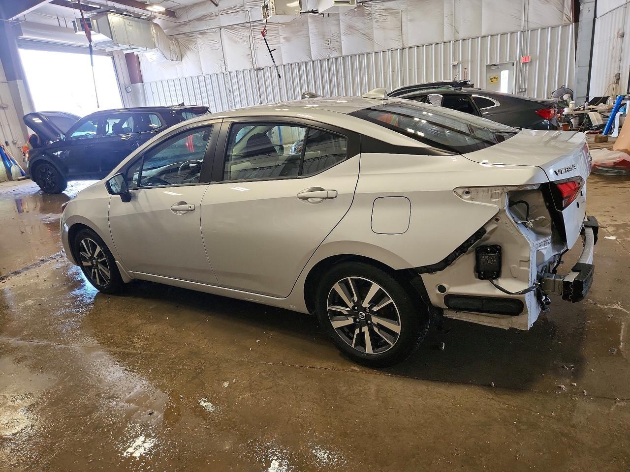 2020 Nissan Versa Sv - zdjęcie 2