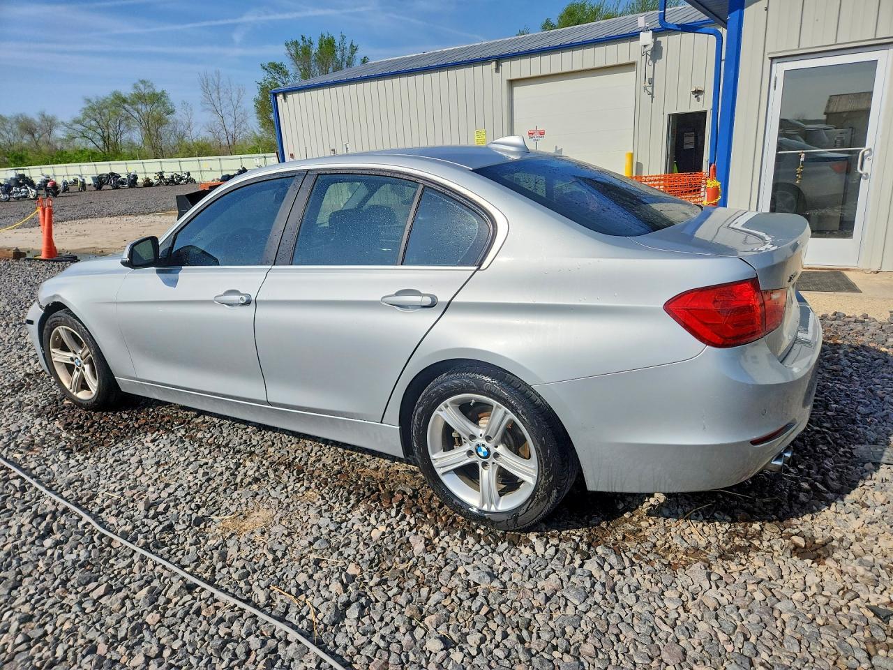 2015 BMW Seria 3 328i - zdjęcie 2