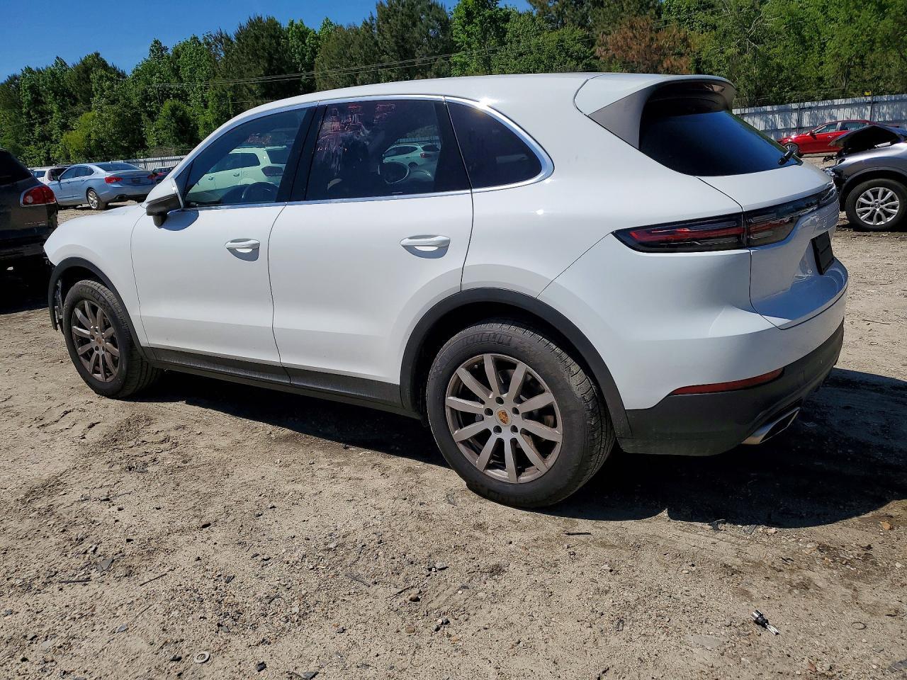 2022 Porsche Cayenne - zdjęcie 2