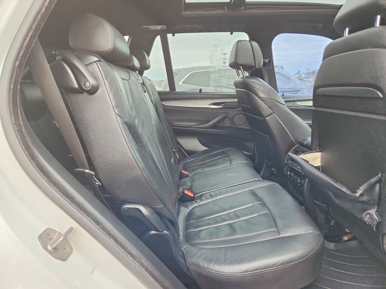 2015 BMW X5 xDrive50I - zdjęcie 11