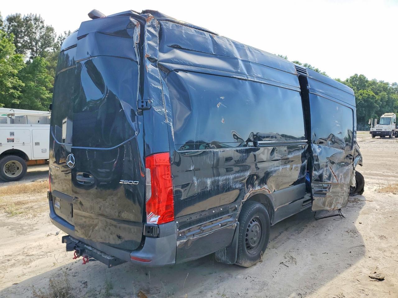 2023 Mercedes-Benz Sprinter 2500 - zdjęcie 3