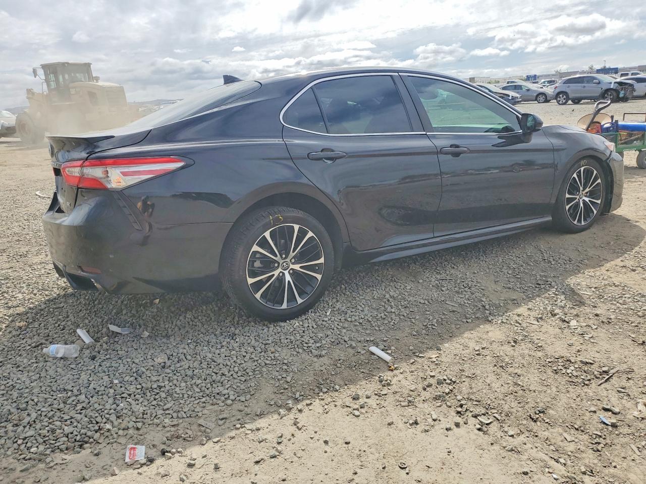 2019 Toyota Camry Se - zdjęcie 3