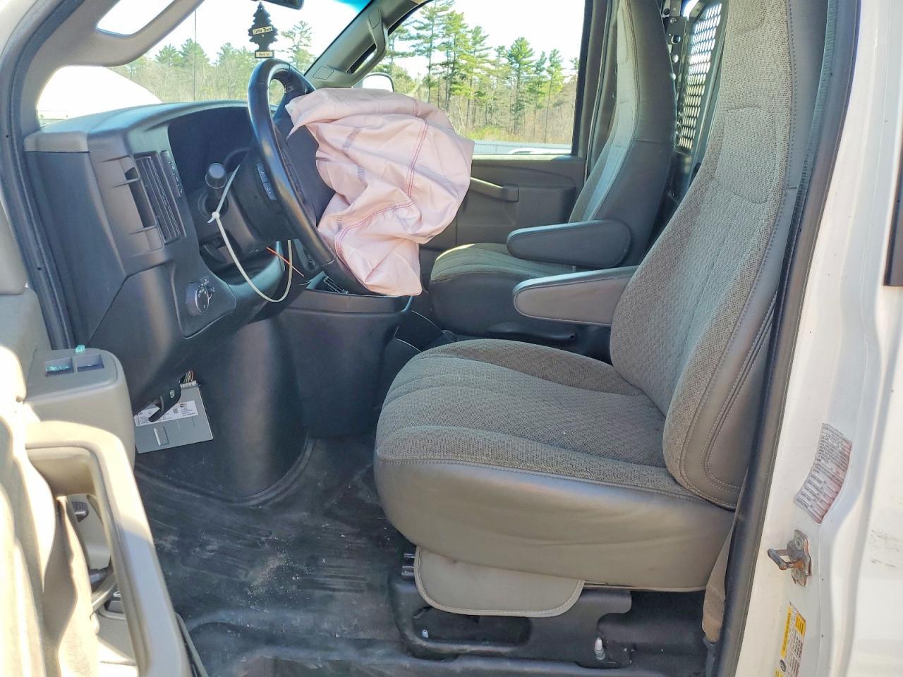 2021 Chevrolet Express G2500 - zdjęcie 7