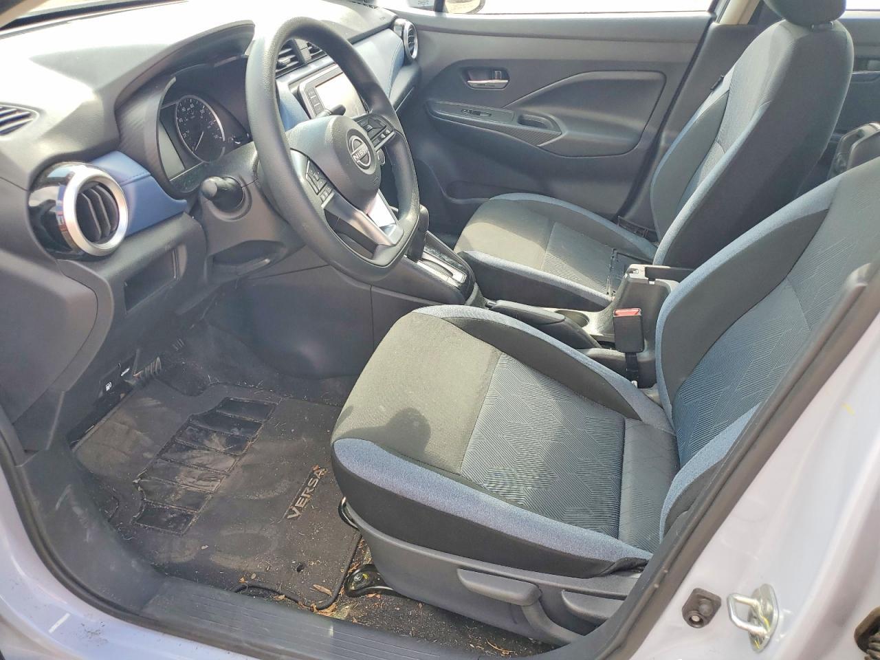 2025 Nissan Versa Sv - zdjęcie 7