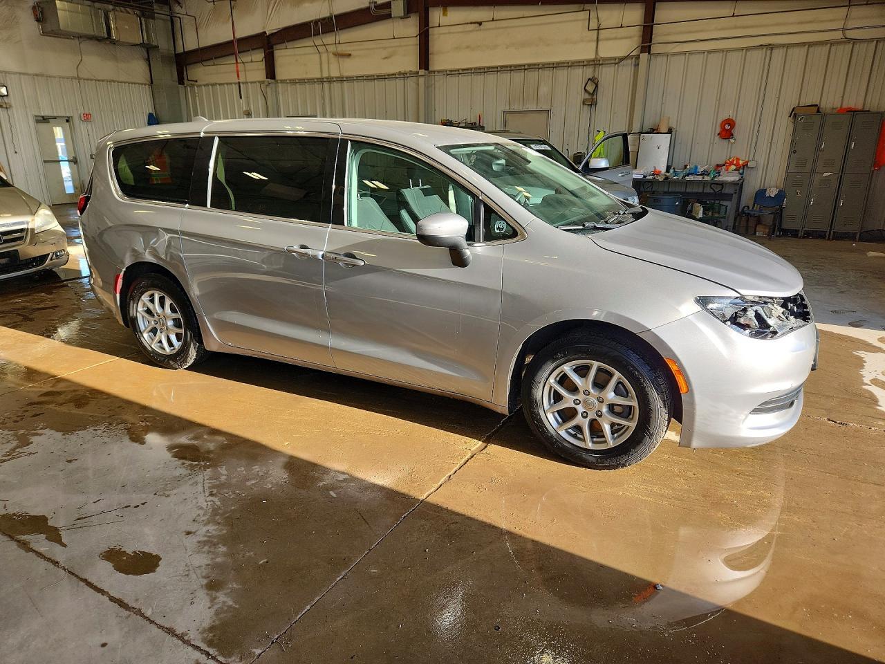 2017 Chrysler Pacifica Touring - zdjęcie 4