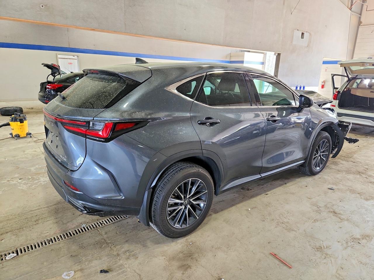 2025 Lexus Nx 250 Premium - zdjęcie 3