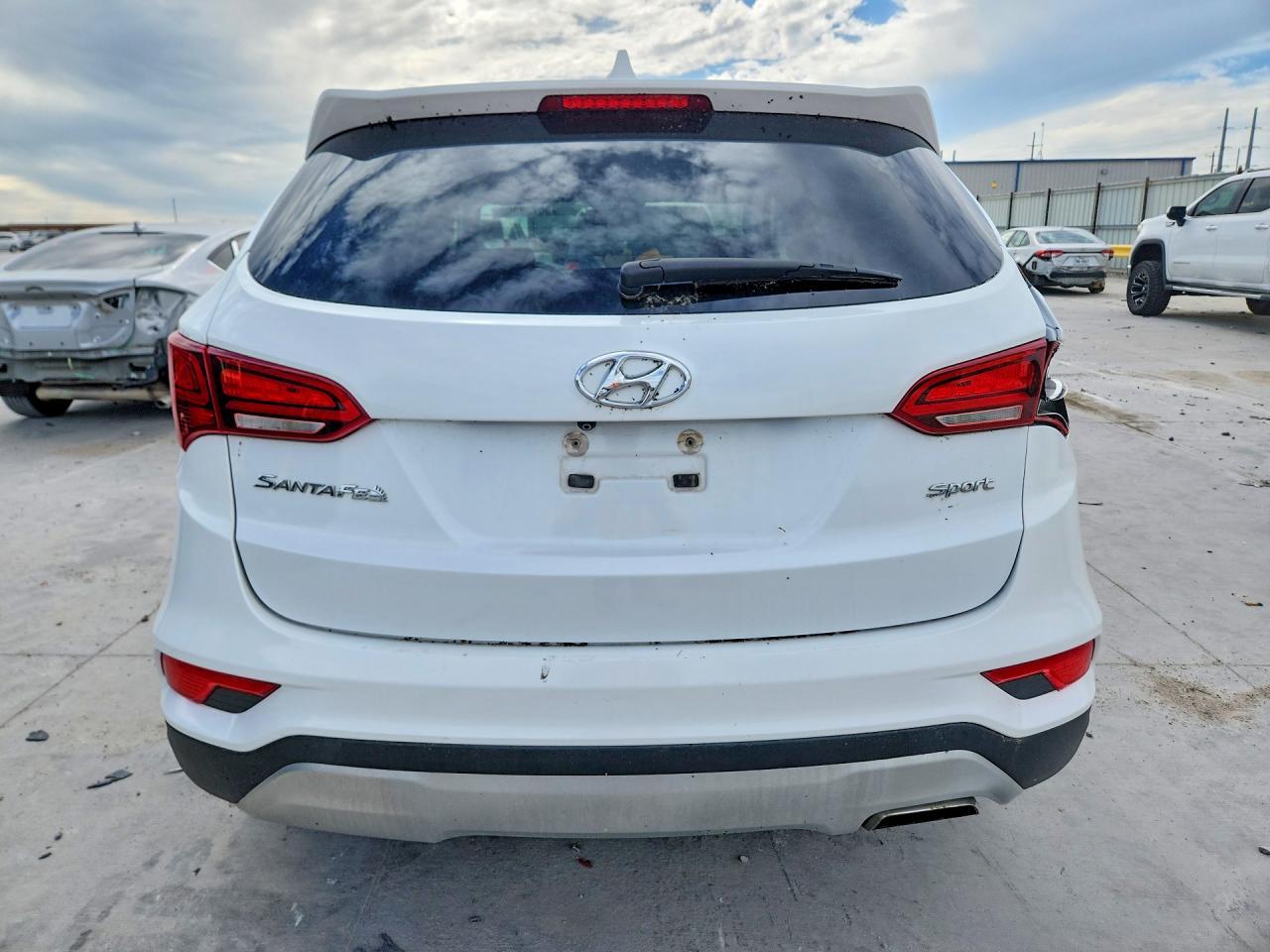 2017 Hyundai Santa Fe Sport 2.4L - zdjęcie 6