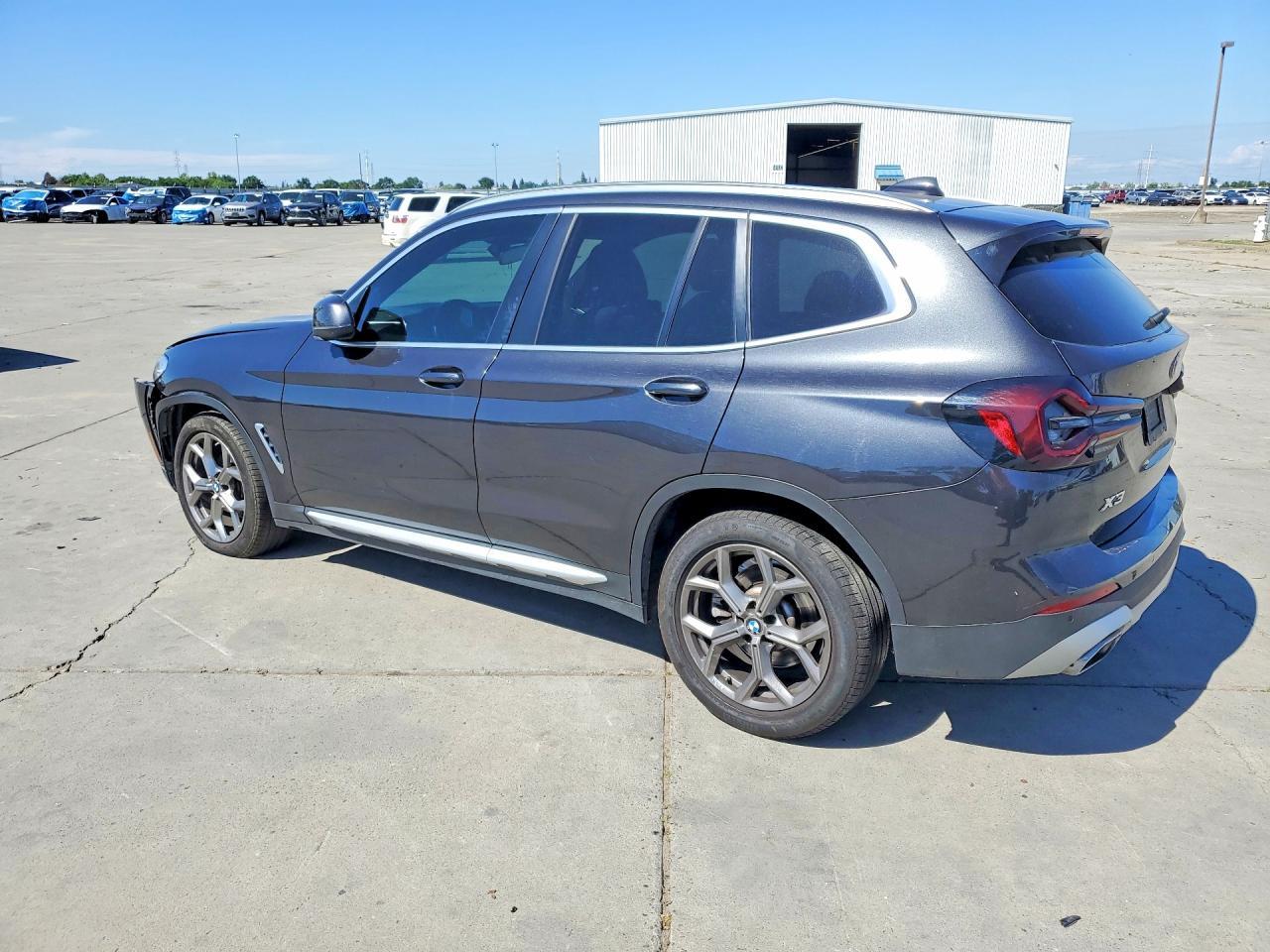 2022 BMW X3 xDrive30I - zdjęcie 2