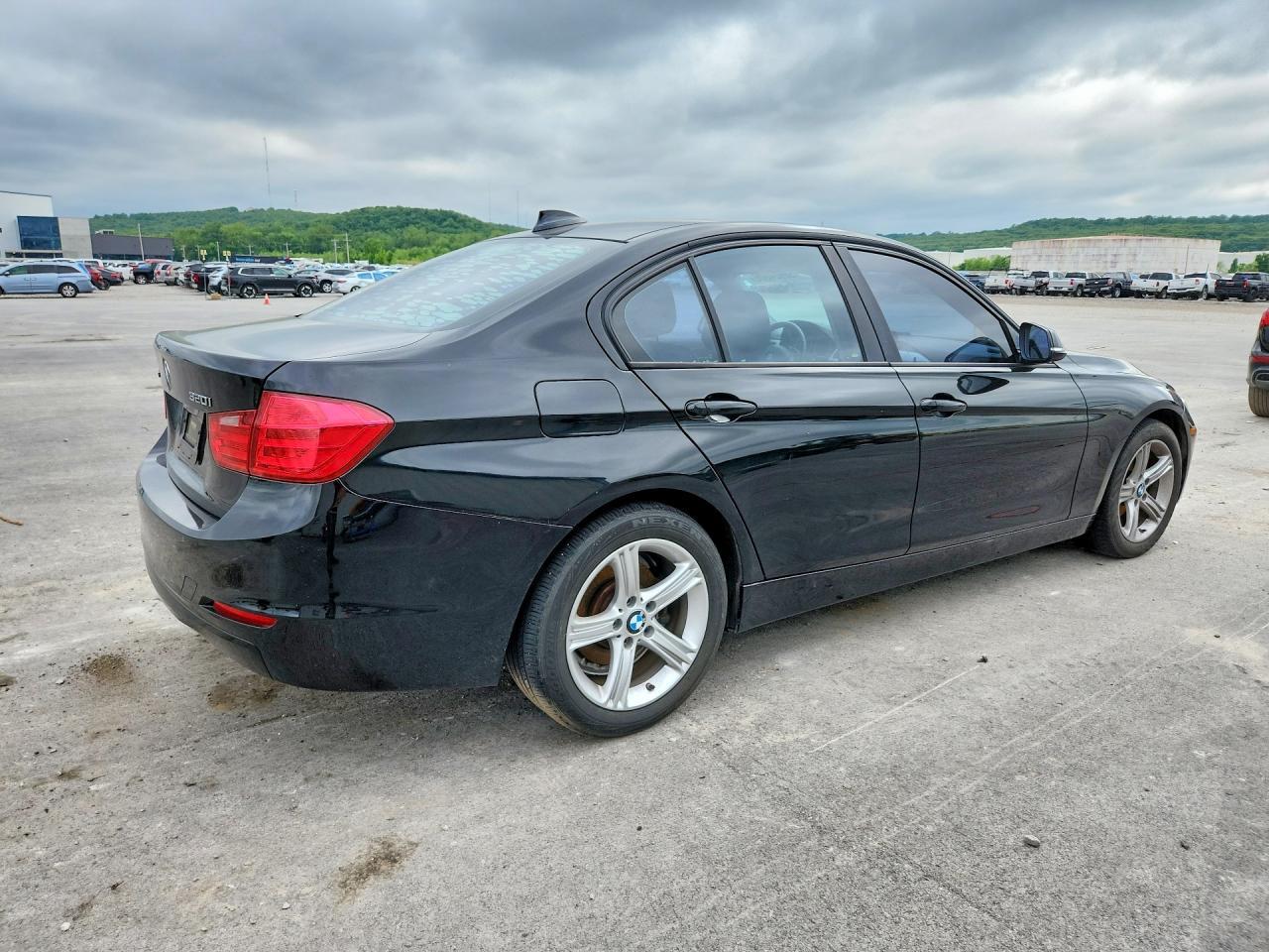2014 BMW 320 I xDrive - zdjęcie 3