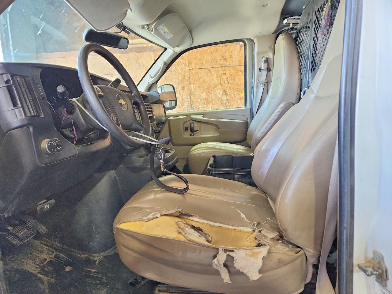 2015 Chevrolet Express G2500 - zdjęcie 7