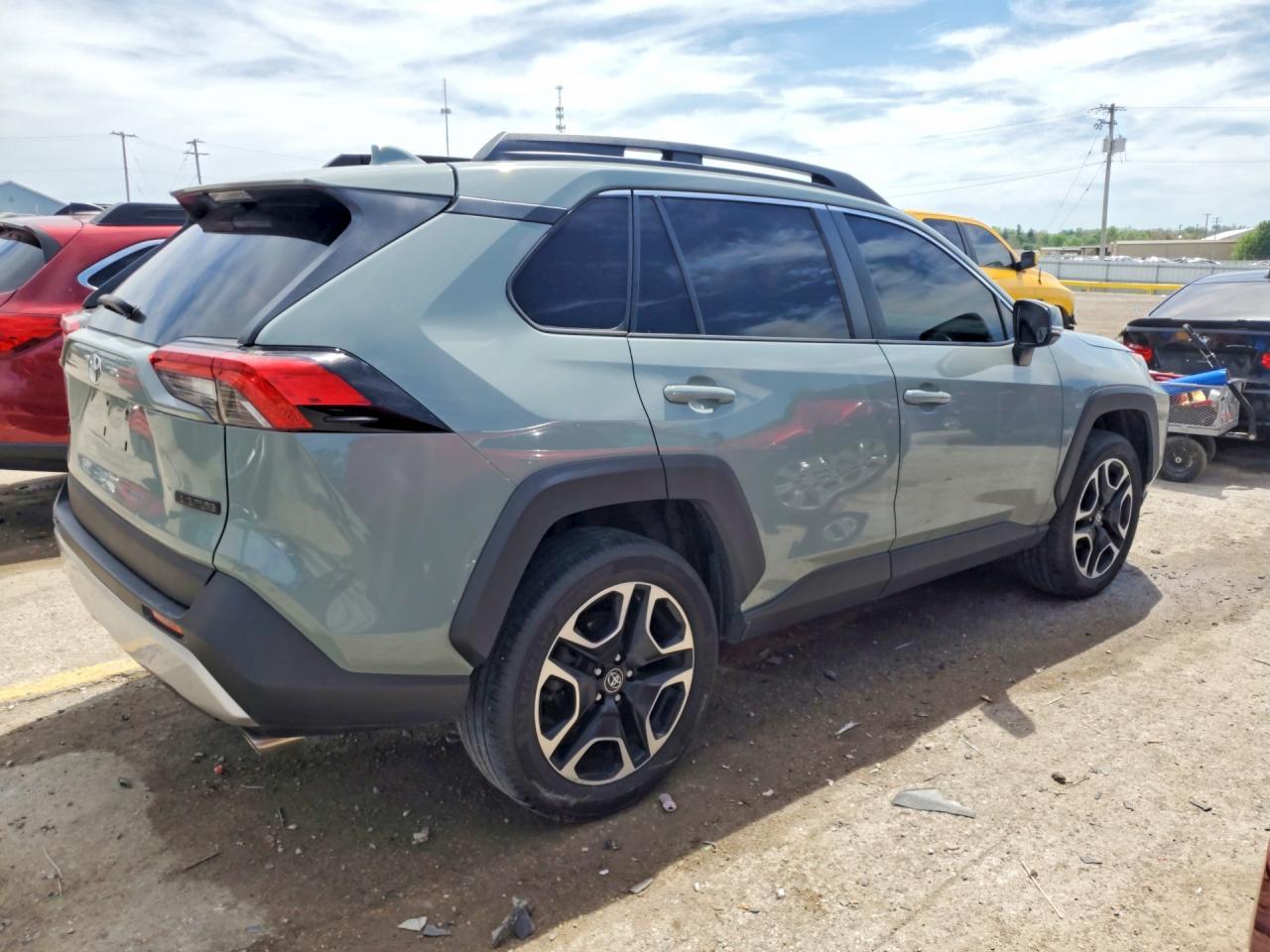 2021 Toyota Rav4 Adventure - zdjęcie 3