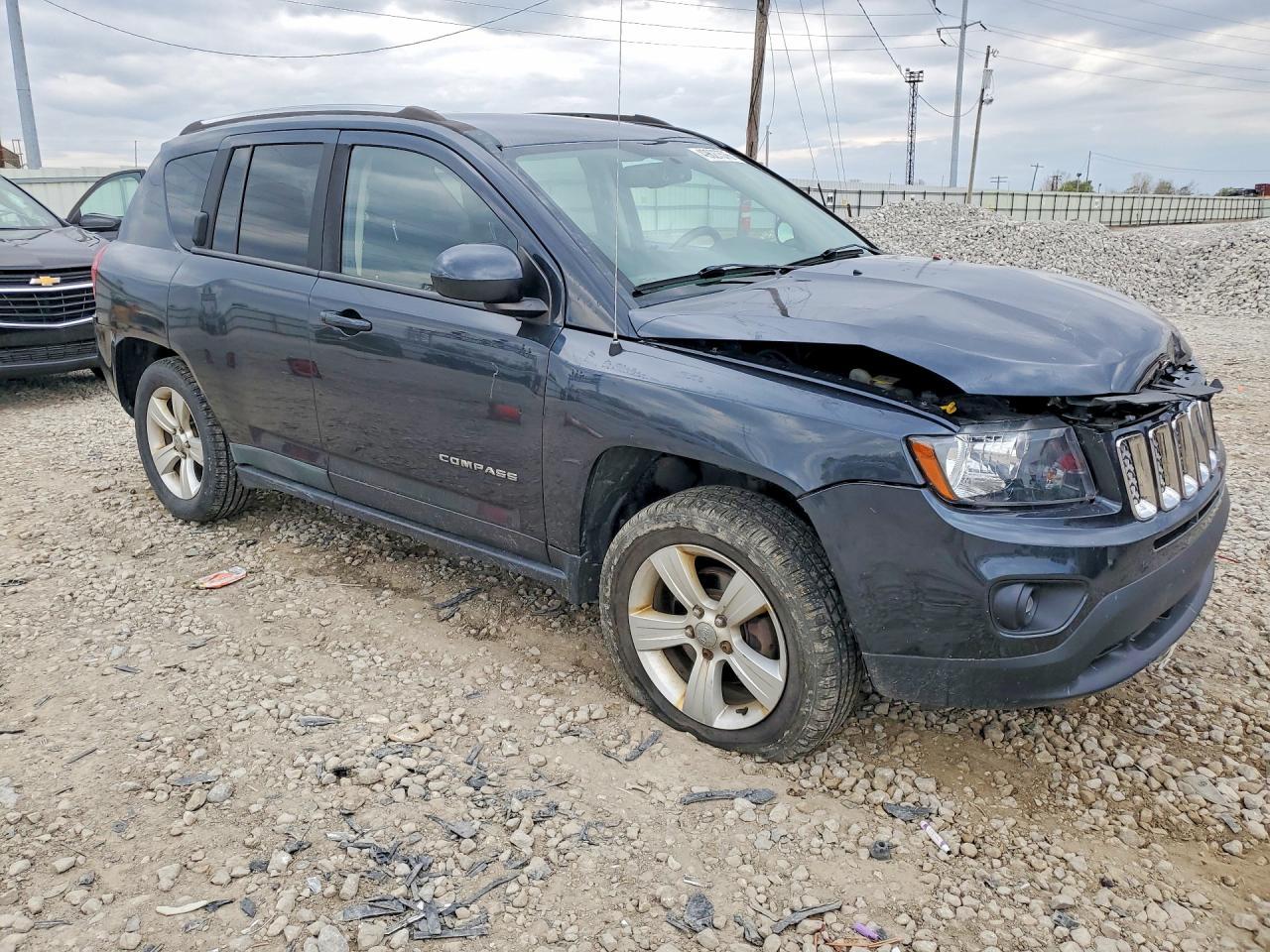2015 Jeep Compass Latitude - zdjęcie 4