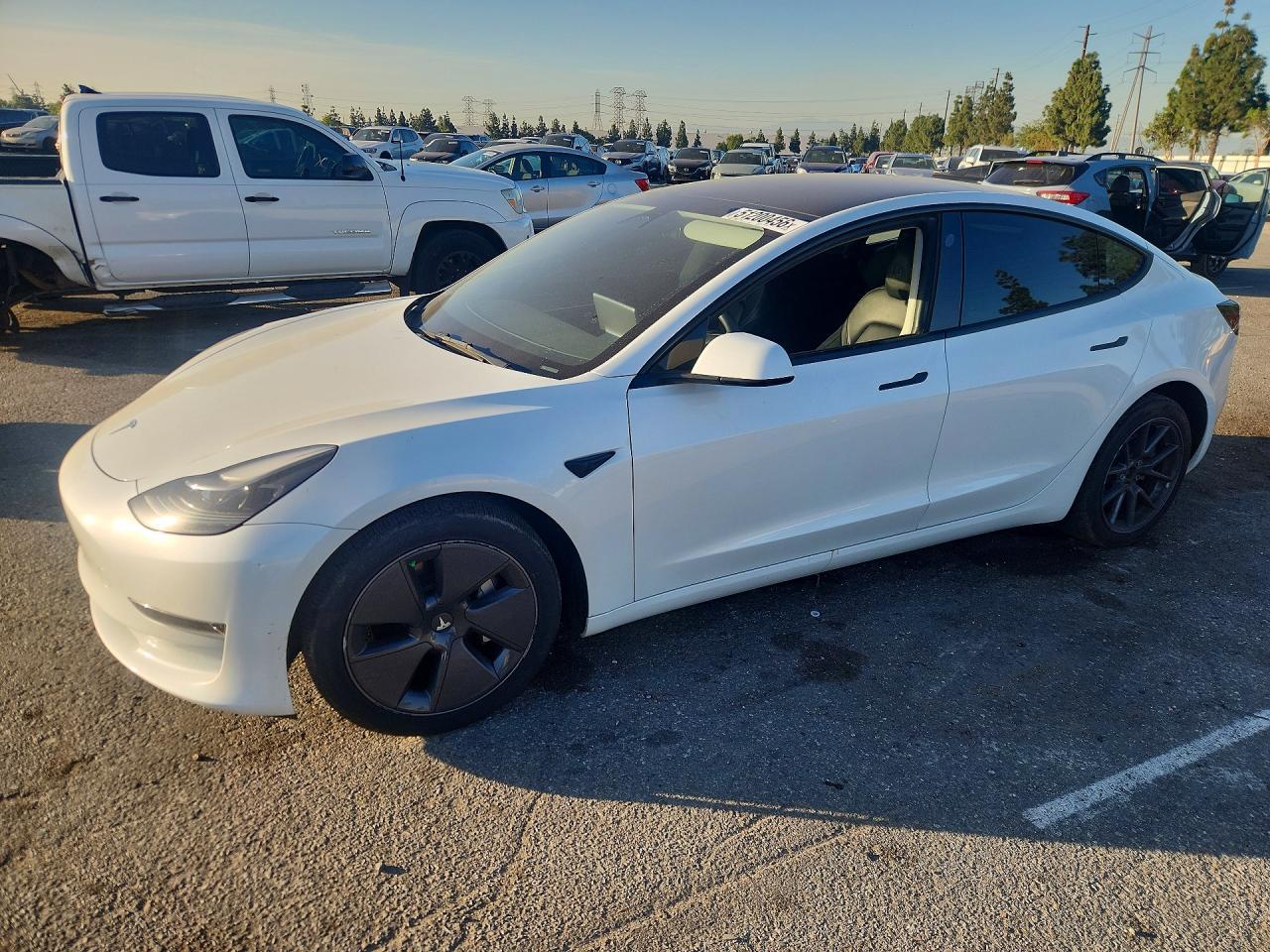 2023 Tesla Model 3 - zdjęcie główne