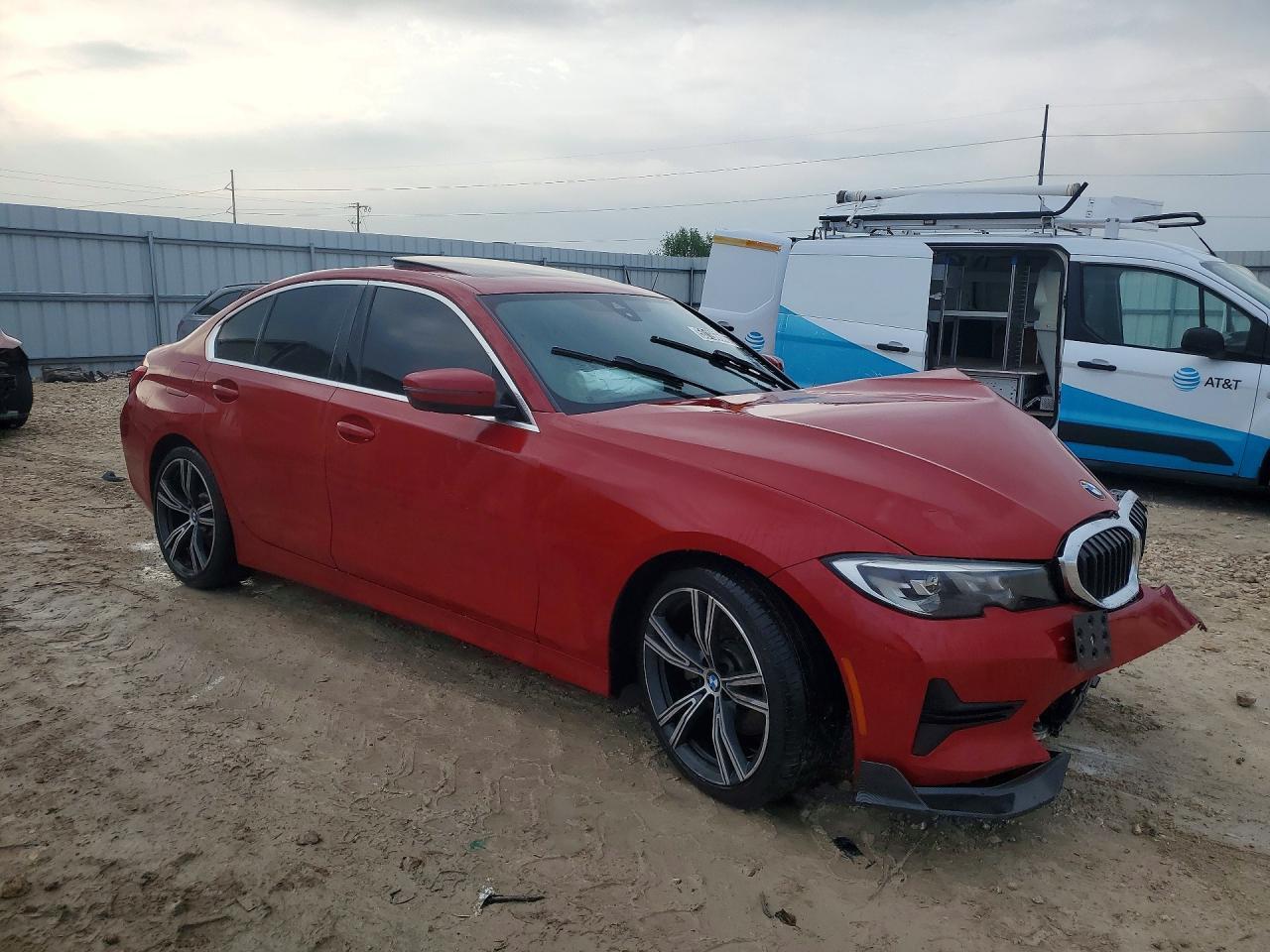 2020 BMW 330I - zdjęcie 4