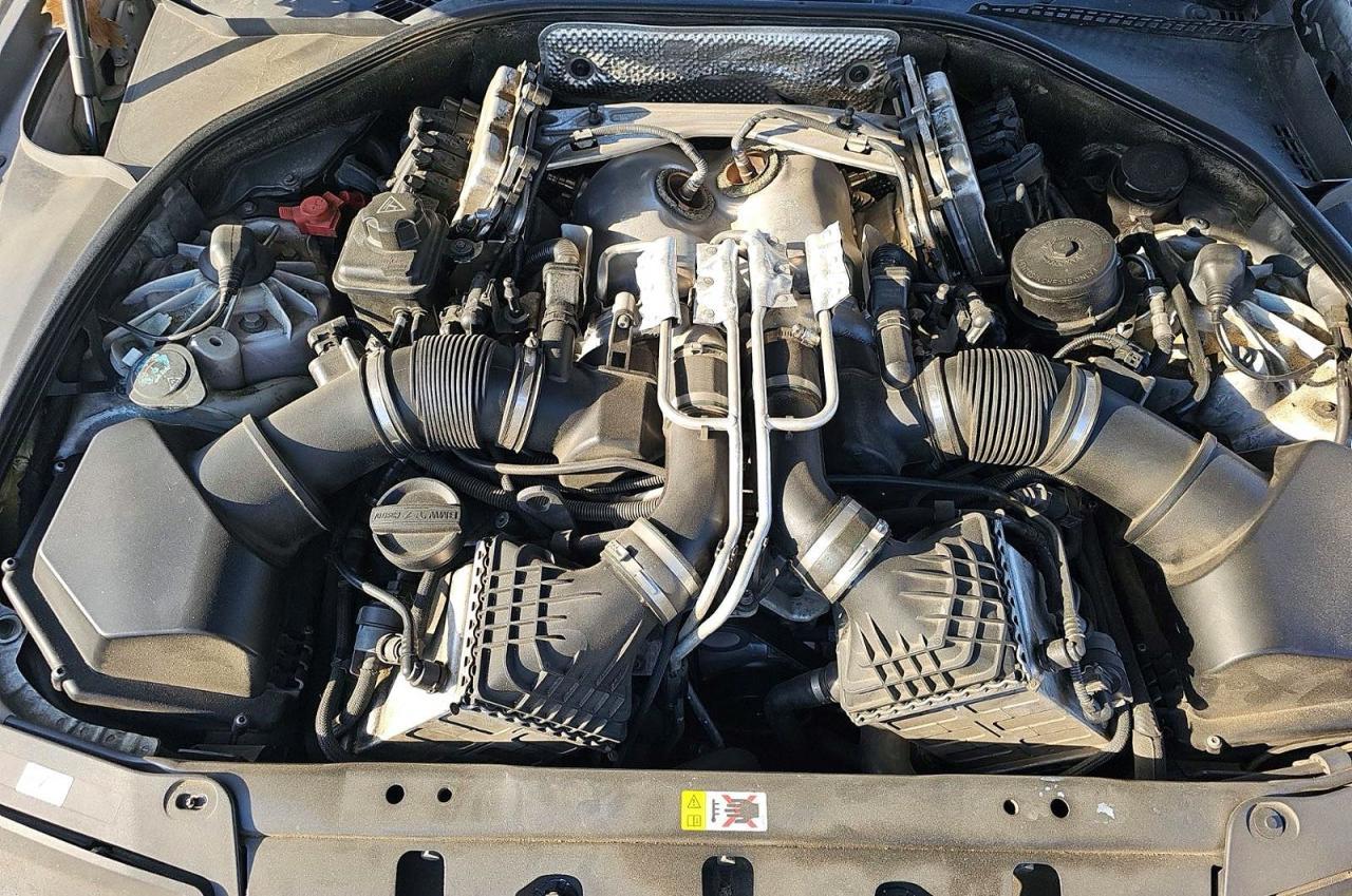 2013 BMW M5 - zdjęcie 7