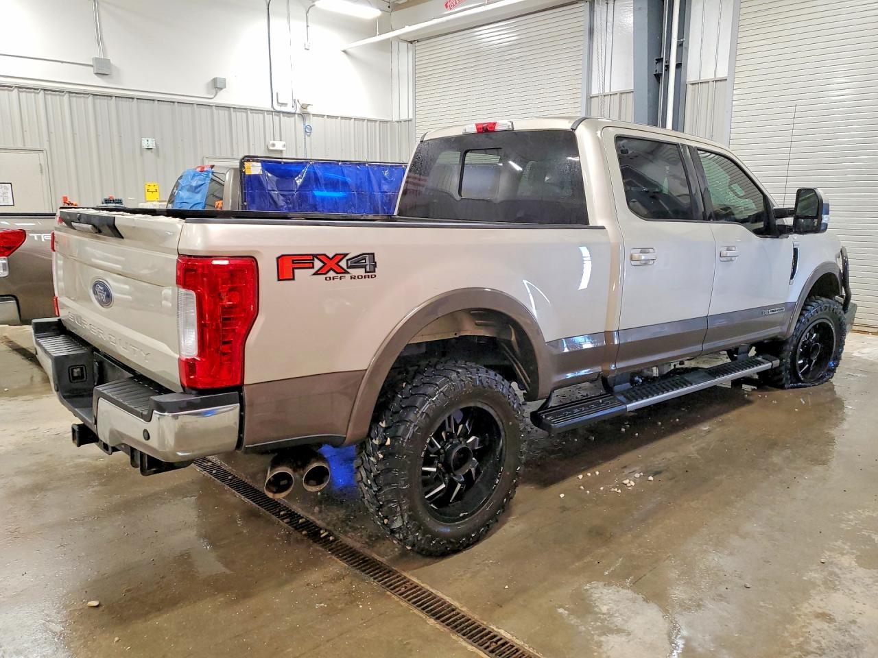 2017 Ford F250 Super Duty - zdjęcie 3